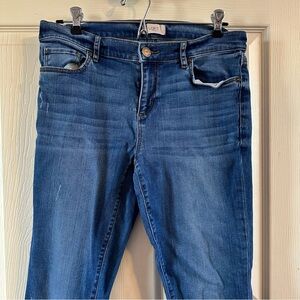 LOFT. Modern Skinny distressed medium wash cropped fringe jeans, size 8
